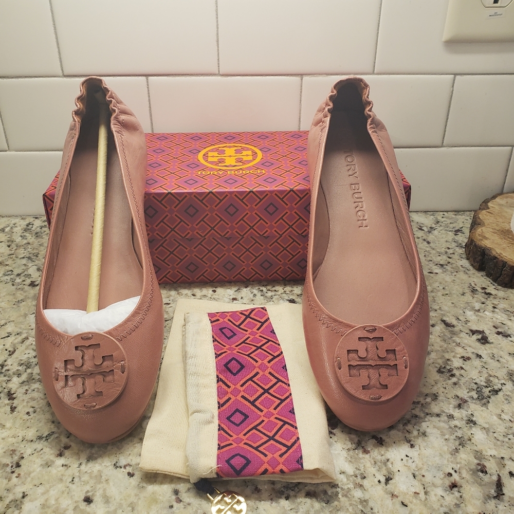 Tori Burch Minnie Travel with Leather Logo Rosa Size 9